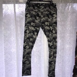 camo leggings